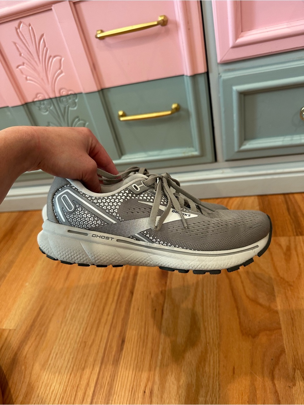 Brooks Ghost Women's Running Shoe - Light Gray
